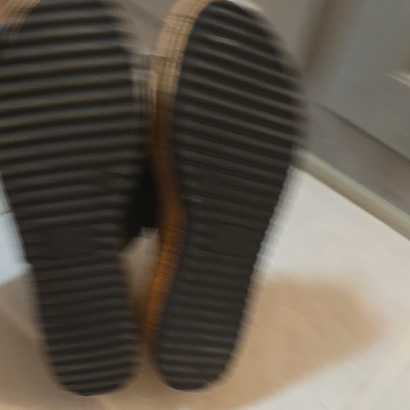 Women's Size 7 Black Platform Sandals, No Boundaries, Slip On - Picture 5 of 5